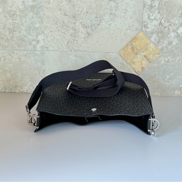 Michael Kors Briley Large Messenger Bag MK Black - Picture 12 of 16